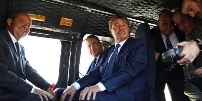 Tatar, gülerek yangın bölgesine gitti