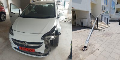 Aydınlatma direğine çarpıp kaçtı