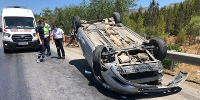 Kullandığı araçla takla attı