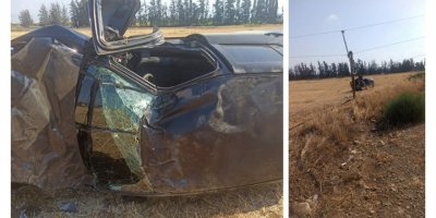 Elektrik direğine çarptı, devrilerek durdu