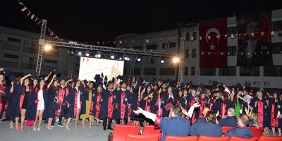 292 genç diş hekimi diplomalarını alarak mesleğe ilk adımlarını attı