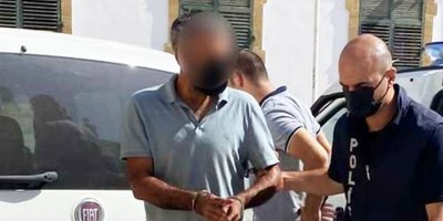 Şiltenin altından silah çıktı!