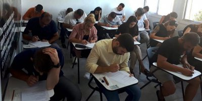 Emlakçı olmak isteyen adaylara sınav yapıldı