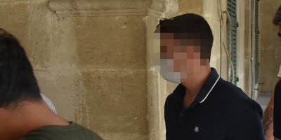 Sahte belge ile okula kayıt yapmak istedi