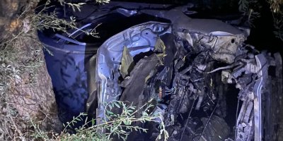 17 yaşındaki ehliyetsiz sürücü kaza yaptı, 3 kişi yaralandı