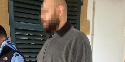 Anneannesine ait takıları çaldı!