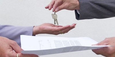 Ev sahibinin haberi olmadan evi sattı