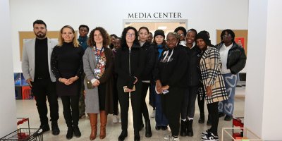 LAÜ’de “Yaratıcı Yılbaşı Ağacı Poster Tasarımı Sergisi” açıldı