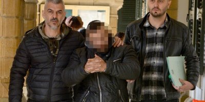 Evde ve bahçede gömülü uyuşturucu bulundu