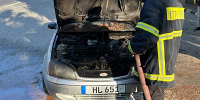 Seyir halindeki araç alev aldı