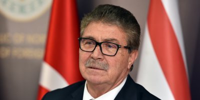 Üstel: Türkiye’ye yardım etmek için adeta bir yarış içerisindeyiz