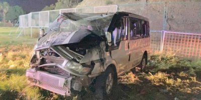 Üçlü dönüş yaparken surlardan sahaya düştü