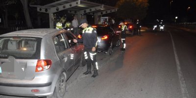 Polisten eş zamanlı asayiş ve trafik denetimi