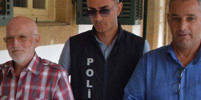 Resmi sahte belgeyi tedavüle sürmeden tutuklandı