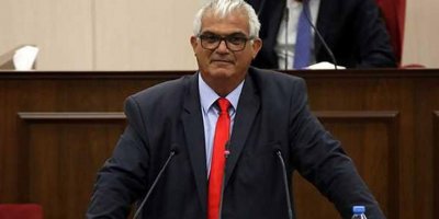 15 dakika boyunca konuşmadı!