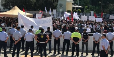 “Çekin ellerinizi öğretmenin üzerinden”