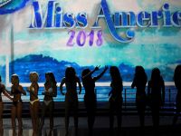 Miss America organizasyonundaki e-posta skandalı istifa getirdi