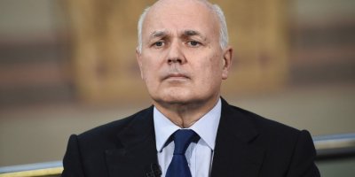 Smith: "İngiltere'den KKTC'ye doğrudan uçuşlar başlasın”