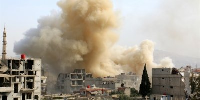 Esed rejimi İdlib'de sağlık merkezi ve okulu vurdu