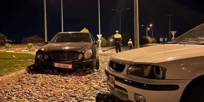 Mevlevi çemberinde iki araç çarpıştı