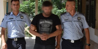 6 aylık hamile kadını dövdü