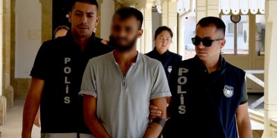 Lefkoşa'nın göbeğinde adam dövüp soydular