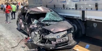 Ölüm yolunda korkunç kaza!