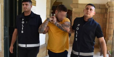 “Eğer Playstation almazsan evin tüm camlarını kırarım”