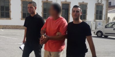 Sahte sigorta poliçesi ile ülkeye giriş yapmak isterken yakalandı