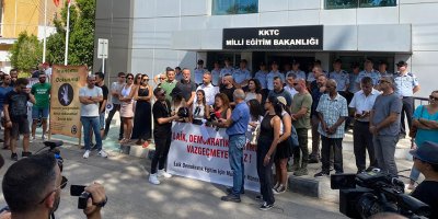 "Kitapların içeriğini derhal değiştirin!"