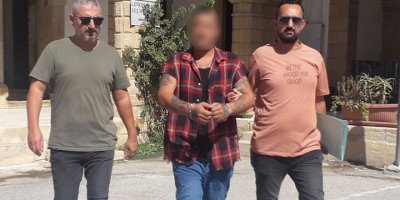 Aracında uyuşturucu bulundu