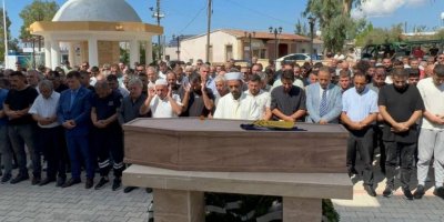 Yalova Spor Kulübü'nün genç takım futbolcusu Mustafa Baran, son yolculuğuna uğurlandı