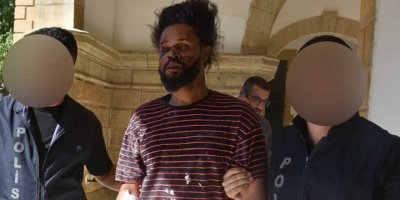 Polisten kaçmak için camdan atladı