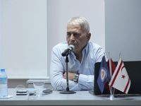 Cumhuriyet Gazetesi editörü Oğuz Güven DAÜ’de söyleşi gerçekleştirdi