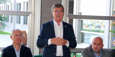 "Dünyayla Kucaklaşıyoruz"