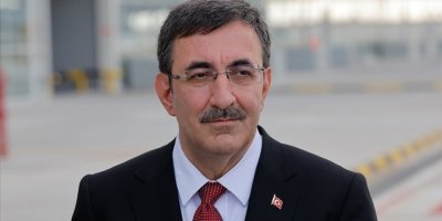 Yılmaz: "Kıbrıs bizim için sorun değil, bir milli davadır"