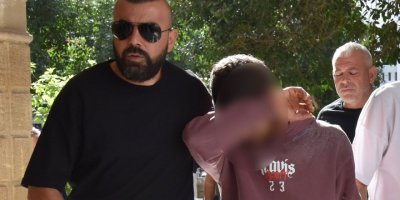 Aracında 26 gram uyuşturucu bulunan zanlı tutuklandı