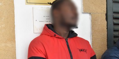 Uyuşturucu satıcısı suçüstü yakalandı