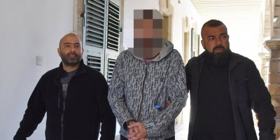 Aracında 27 gram kenevir, 10 gram kokain bulundu