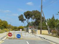 Bir grup “Mağusa” kökenli Rum Derinya sınır kapısının açılmasına karşı