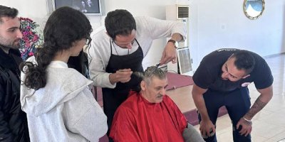 Kalkanlı Yaşam Evi’ndeki yaşlılara kuaför ve kişisel bakım hizmeti