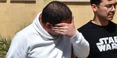 Sahte dolarları kumarhanede tedavüle sürdü