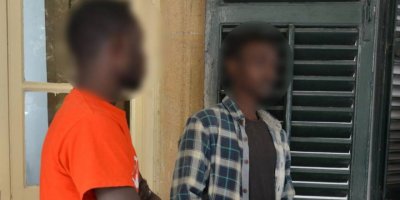 Biri 2 bin 717, diğeri 334 gündür ülkede kaçak yaşıyordu!