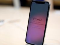 Apple'ın yeni iPhone'ları elde kaldı