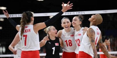 Türkiye A Milli Kadın Voleybol Takımı yarı finalde!