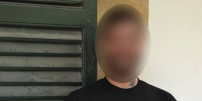 Kendisine yardım etmeye çalışan kadını darp etti