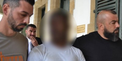 Uyuşturucu satıcısı paketleriyle yakalandı