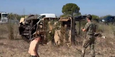 Askeri kamyon devrildi, 12 asker yaralandı