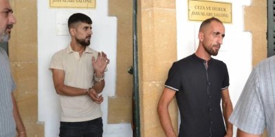 Narkotik köpeğine yakalandılar