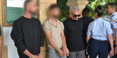 Uyuşturucuyu merdivenin altına gizledi